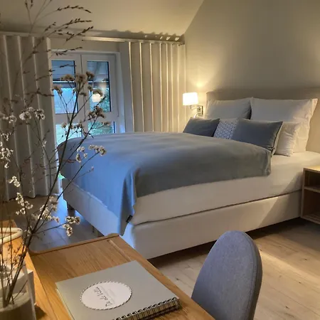 De Ole -swalbennest * Lutjenholm